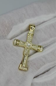 Zlatý prívesok krížik 585/14K zlato. Vaha:8,14g. - 8