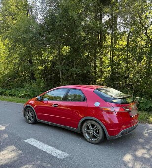 Honda Civic 1.4 benzín RV 2009 - 8