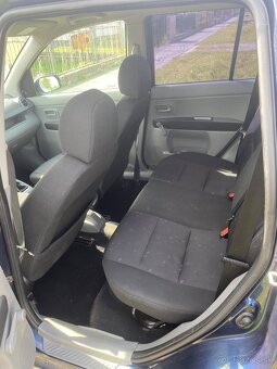 Mazda 2  1.2 55kw benzin rok 2005 - 8