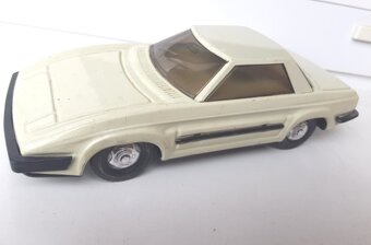 Staré hračky TATRA 603 a závodné auto ITES lietadlo akro - 8