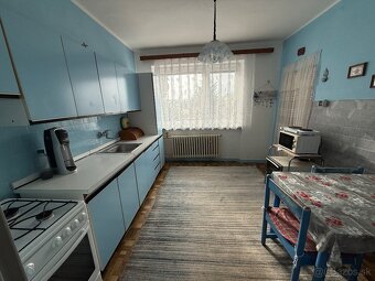 Rodinný dom s pozemkom v Kozárovciach - 8