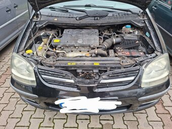 Nissan Almera Tino - 8