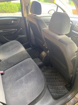 Citroën C4, 1.4 benzín, r.v. 2009 – 96 000 km – 1 200 € - 8
