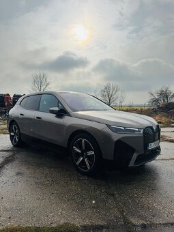 Predam BMW iX50 Xdrive - 8