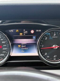 Mercedes Benz E220D 143kw AT/9 - 8