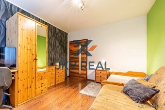 NA PREDAJ: Luxusný 4-izbový bungalov s pozemkom snov - 8