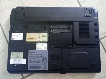 Toshiba satellite U300-154 - 8
