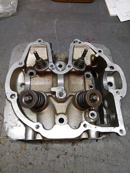 Hlava Honda NX650 Dominator - 8