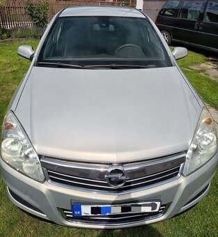 Opel Astra H 1,6i 16v benzín , tempomat - 8