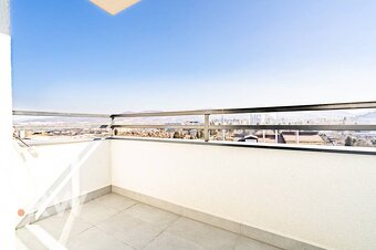 SKOLAUDOVANÉ - 1 izb. BYT s balkónom - 41,27 m2 - REZIDENCIA - 8