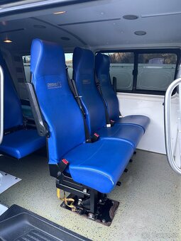 VW Transporter T5 facelift, 2.0 TDi, sanitné vozidlo - 8