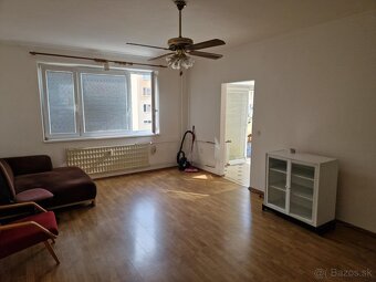 Na predaj priestranný 1 izbový byt s loggiou v obci Kanianka - 8