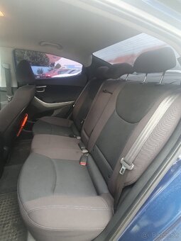 Hyundai Elantra 1,6i - 8