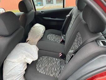 Škoda Fabia 1.2 HTP Joy - 8