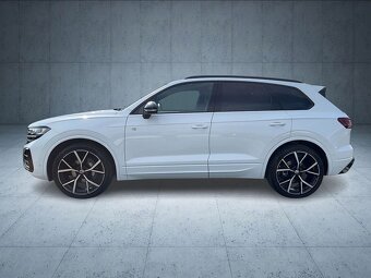 Volkswagen Touareg R-Line Black Panorama Matrix AHK ACC Nav - 8