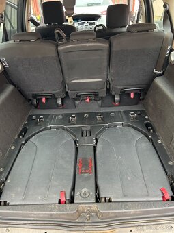 Renault Megane Scenic - 8