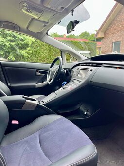 Toyota Prius 1.8 CVT HYBRID - 8