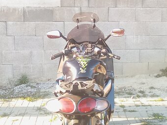 KAWASAKI ZZR 1200 - 8