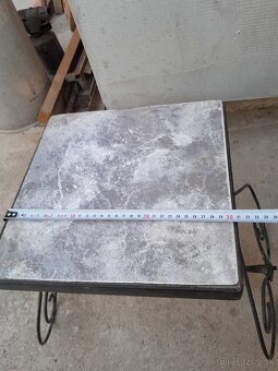 Predám stolík, stojan na kvety - 8