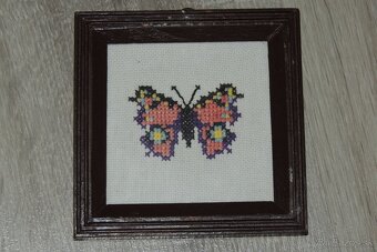 Vyšívané motýle - 8