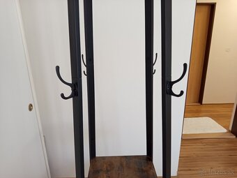 Samostatne stojace vešiaky - 8