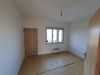 Kvalitný murovaný rodinný dom v okrese Levice - 8