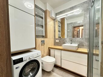 NA PRENÁJOM KOMFORTNÝ VEĽKÝ BYT V CENTRE MESTA 45 M2 - 8