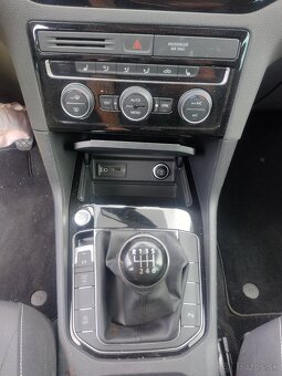 VW Golf sportsvan - 8
