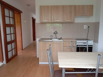 Na predaj rodinný dom pri Vrábľoch - 8