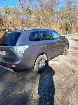 Mitsubishi Outlander - 8