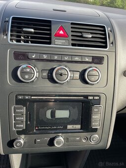 Volkswagen Touran - 8
