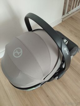 Vajíčko Cybex Cloud T+ spolu so základňou Cybex Base T - 8