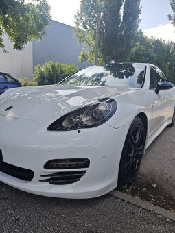 Porsche Panamera 4 - 8