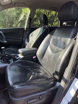 Predám Toyotu rav4 2.2 - 8