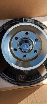 Predám 2ks RCF LF18X401 - 8