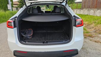 Tesla Model Y SUV 378kw Long Range 99 900km, dual motor 4x4 - 8