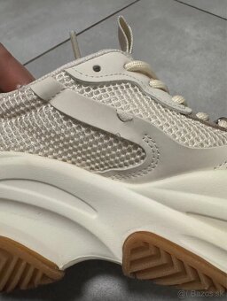 Steve Madden 37 - 8