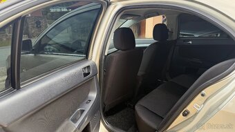 Mitsubishi Lancer - 8