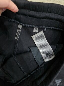NOVA Guess cierna a bezova kratka teplakova suprava - 8