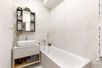 Slnečný 4i byt v centre mesta bez kompromisov - 8