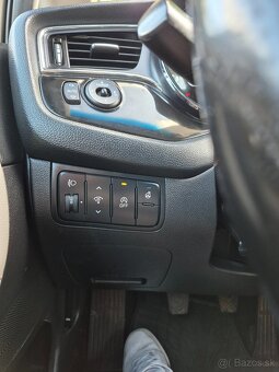 Kia ceed sw - 8