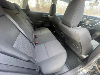 Toyota Auris Touring Sports 1.6 l - 6M/T - 8