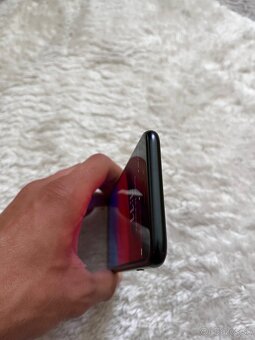 Iphone SE 2022 - 8
