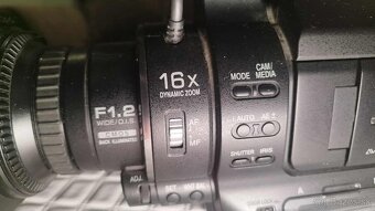 JVC GY-HM70E - 8