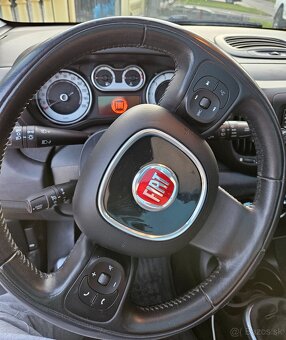 Fiat 500L klima panorama 1majitel po servise benzín - 8