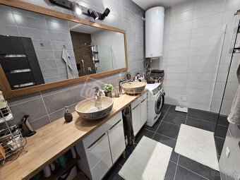 Moderný, veľmi pekný 3 izbový byt s terasou a 2 parko… - 8