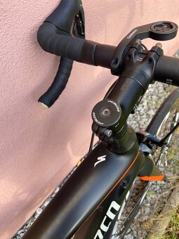 Cestný karbónový bicykel - 8