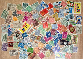 Predám balík poštových známok 1000 ks. č 4 - 8