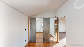 Stavebný pozemok so stavebným povolením s 2 - izbovým rodinn - 8