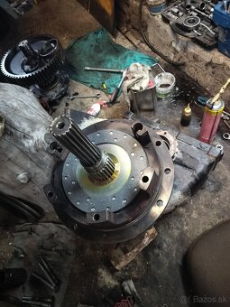 Rozpredám Zetor - 8